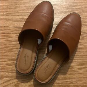 Universal Thread Brown Slip-On Leather Mules